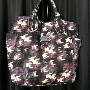 EUC. Loved Marc Jacobs tote bag.